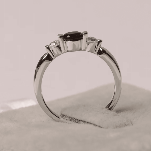 Three Stone Red Garnet Ring Natural Gemstone Round Cut 925 Sterling Silver Ring - Picture 3 of 4