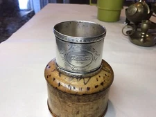 ANTIQUE STERLING SILVER ART DECO MOTIF SERVIETTE NAPKIN RING MONOGRAM HARRY 28g