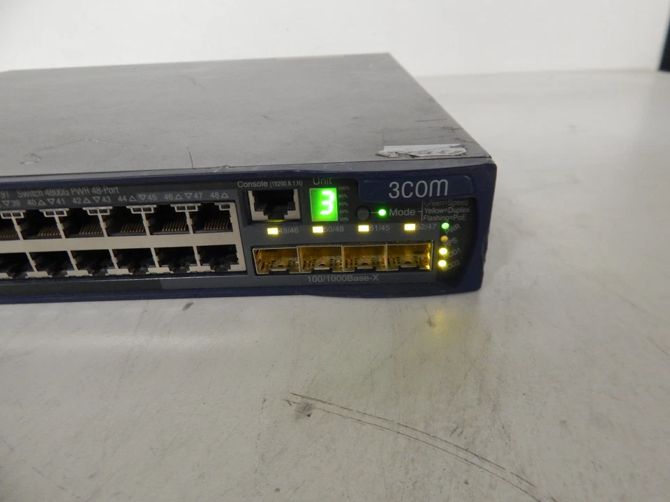 3Com 3CRS48G-48P-91 PWR 48-Port Gigabit Switch (MHJ40) - Image 2 of 4