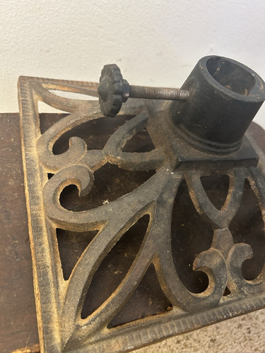 Vintage Cast Iron Umbrella Base Patio Parasol Stand for Poles Iron fleur de lis - Picture 4 of 10