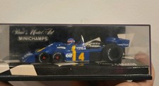 MINICHAMPS 1:43 Tyrrell P34 6-Wheeler 1976 P. Depailler #4 F1 Case