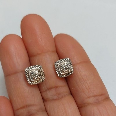 Echter Diamant Akzent auf Sterlingsilber zierliche quadratische Ohrstecker