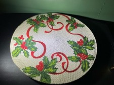 4 Christmas Holiday Holly Berry Kitchen Table Placemats 15 Inches Diameter