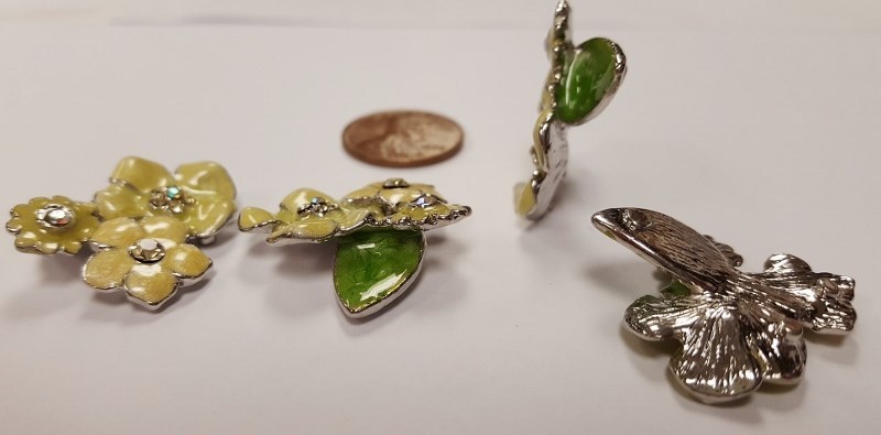 1 YELLOW FLOWERS WITH RHINESTONE CENTERS 27mm. ENAMELED FINDING