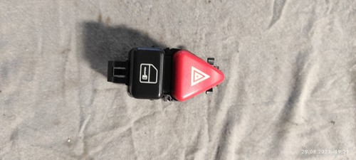 Mercedes-Benz A W169 2005 Schalter Warnblinkanlage 1688206710