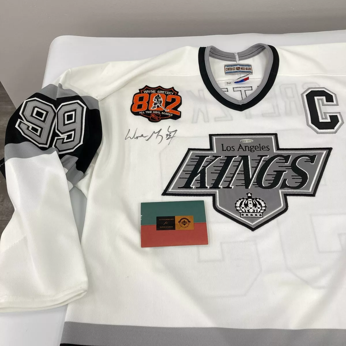 Upper Deck Wayne Gretzky Signed Road Los Angeles Kings Jersey