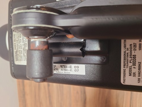 Photogenic Powerlight 2500 DR WITH CASE NEEDS BULB - Picture 4 of 11