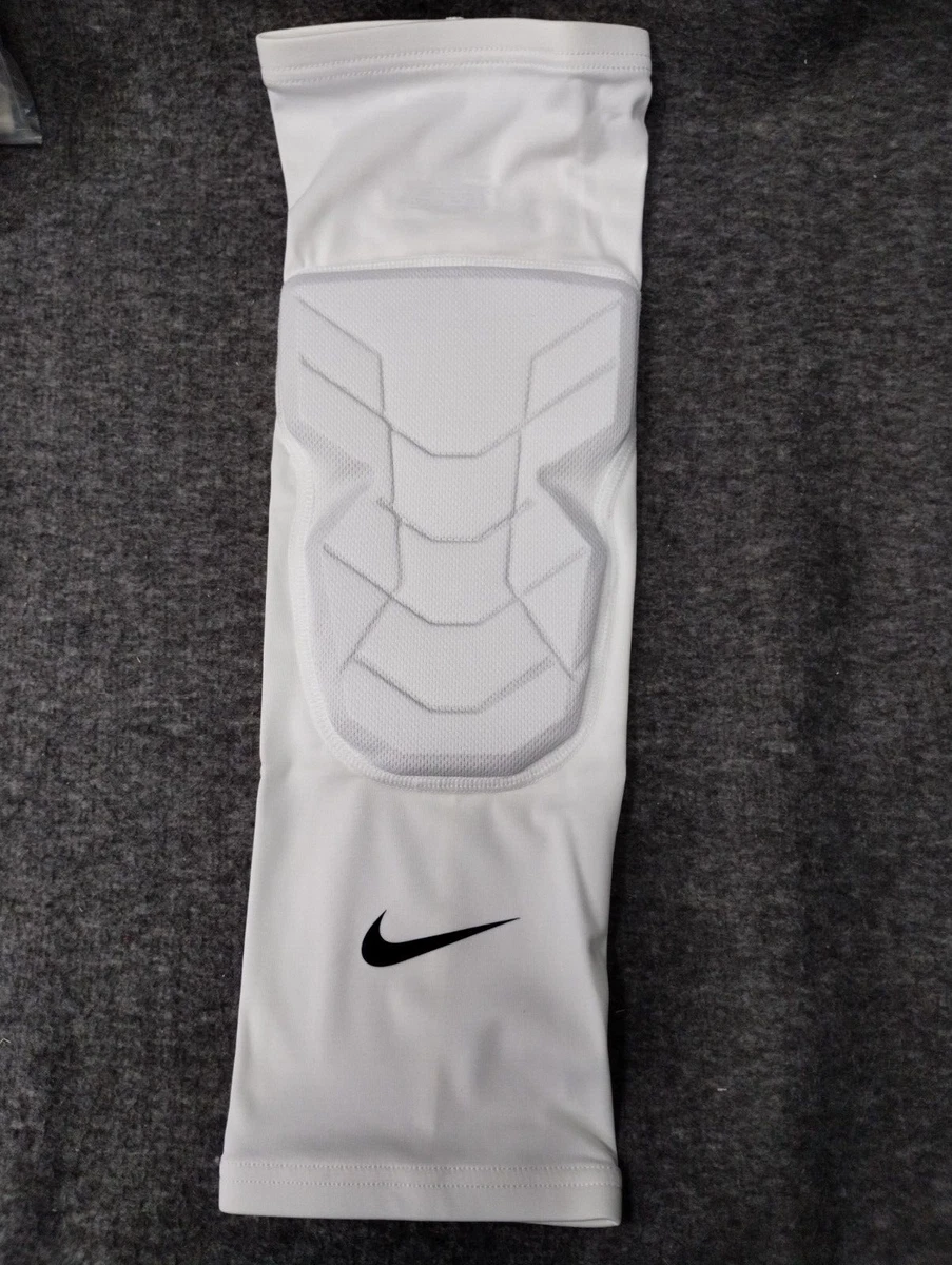 Nike Pro Combat Hyperstrong Knee Sleeve