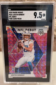 2020 MOSAIC #263 JUSTIN HERBERT NFL DEBUT PINK CAMO PRIZM SGC 9.5 CHARGERS RC