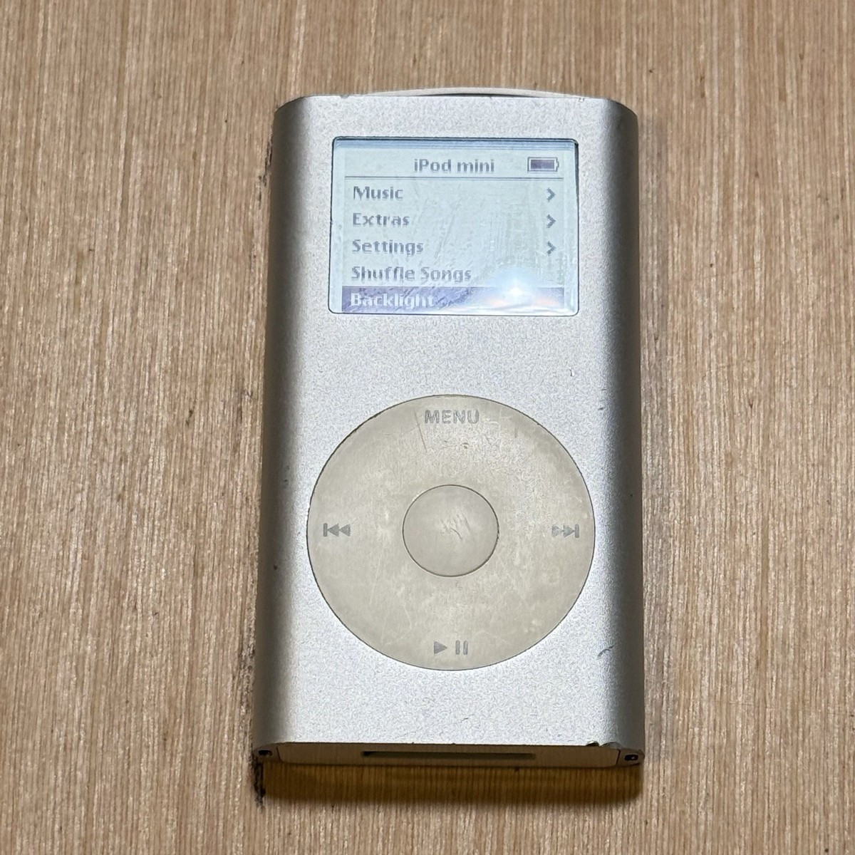 iPod Mini 1st Gen Model:A1051 4GB Silver Tested Good w/790 Song