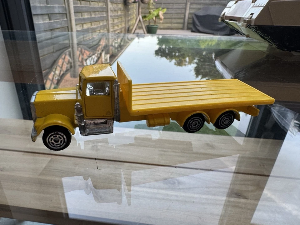 Camión Corgi Classics Kenworth amarillo diecast coleccionistas Foto 3 de 4