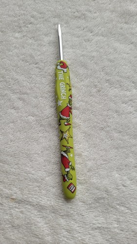 Preowned Grinch Wooble Ergonomic Crochet Hook