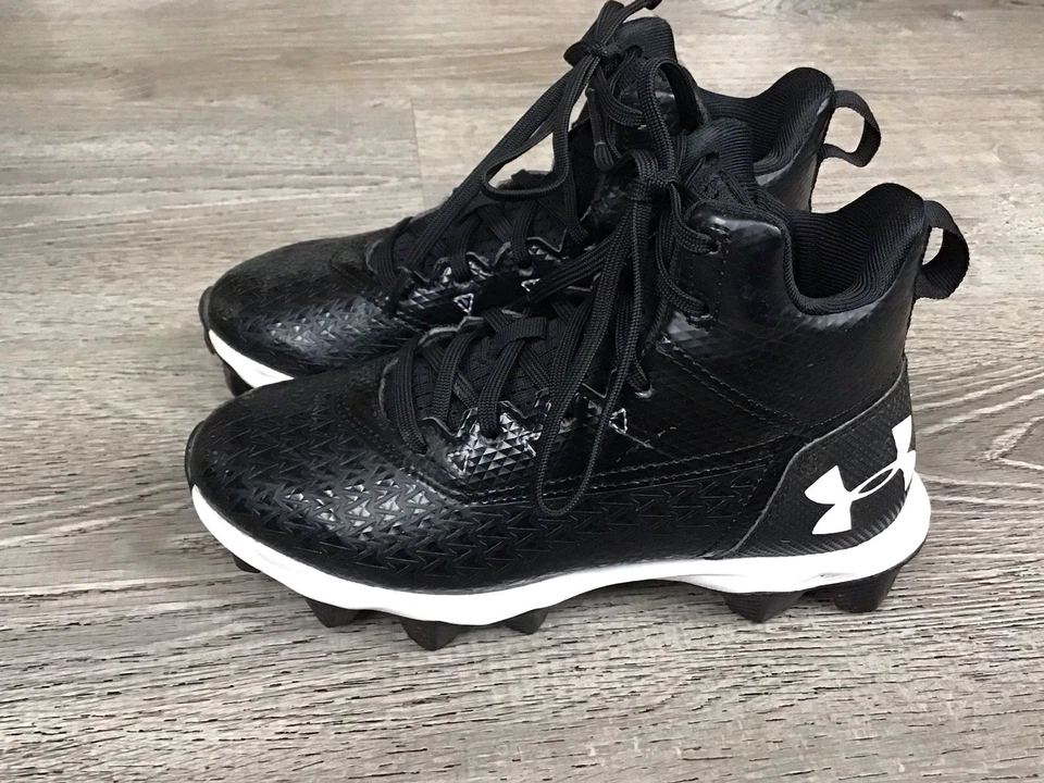 Under Armour Hammer Mid RM Jr. Football Shoes Boys Size 1 Black 3021202-001 - Image 4 of 4