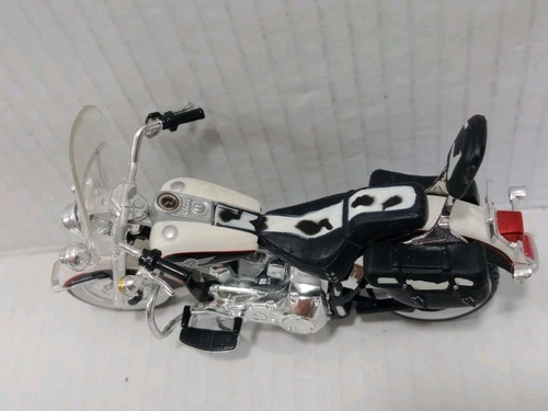 Harley Davidson Motorcycle Heritage Softail w/ Windshield & Saddle Bags - Picture 4 of 12