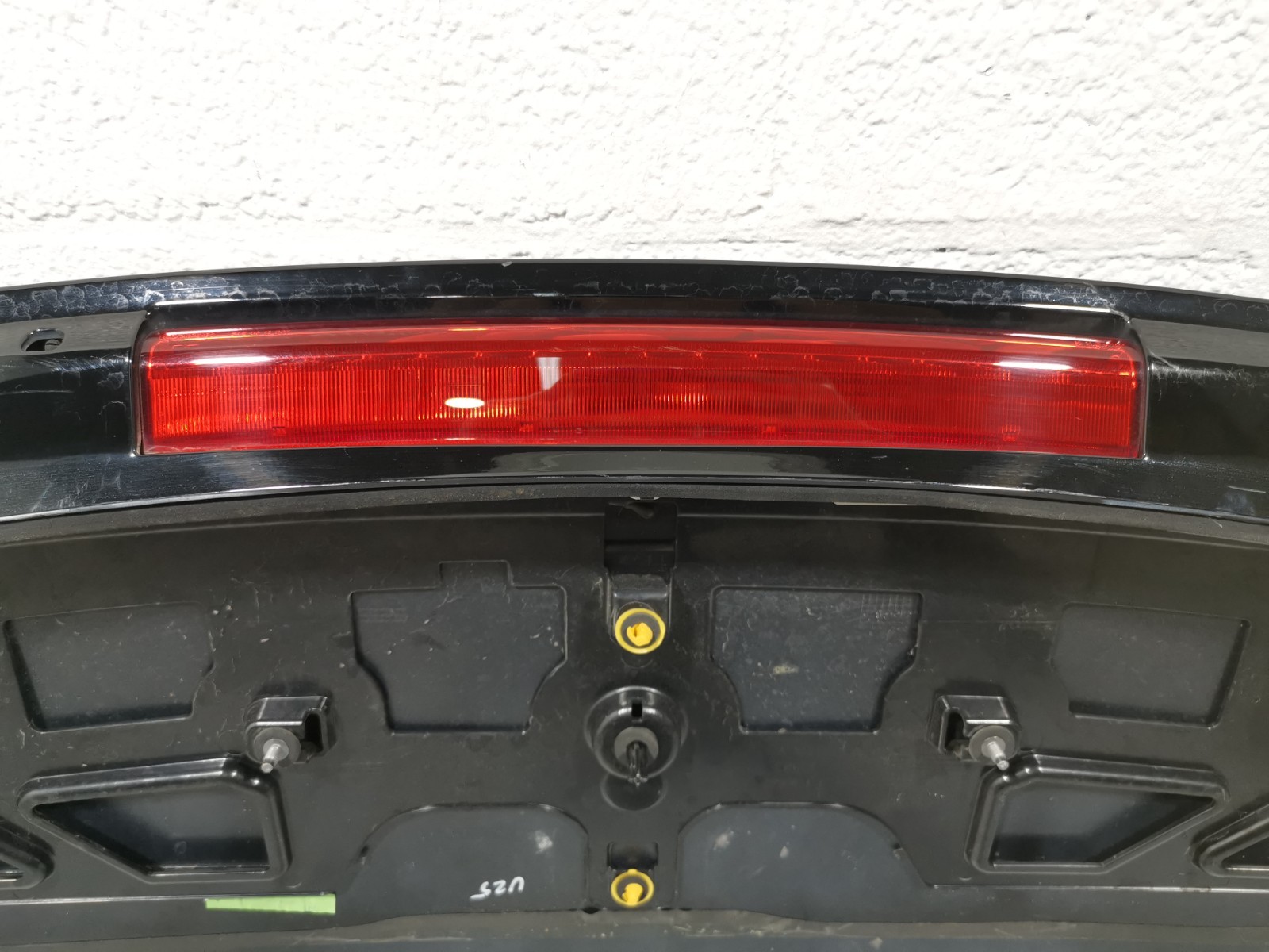Maserati Levante 2017 AWD 3.0 L Rear Upper Tailgate Silver Spoiler 673005969 OEM