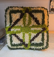 Vtg Green Geometric Pattern Latch Hook Home Decor Square Throw Pillow 12"x12"