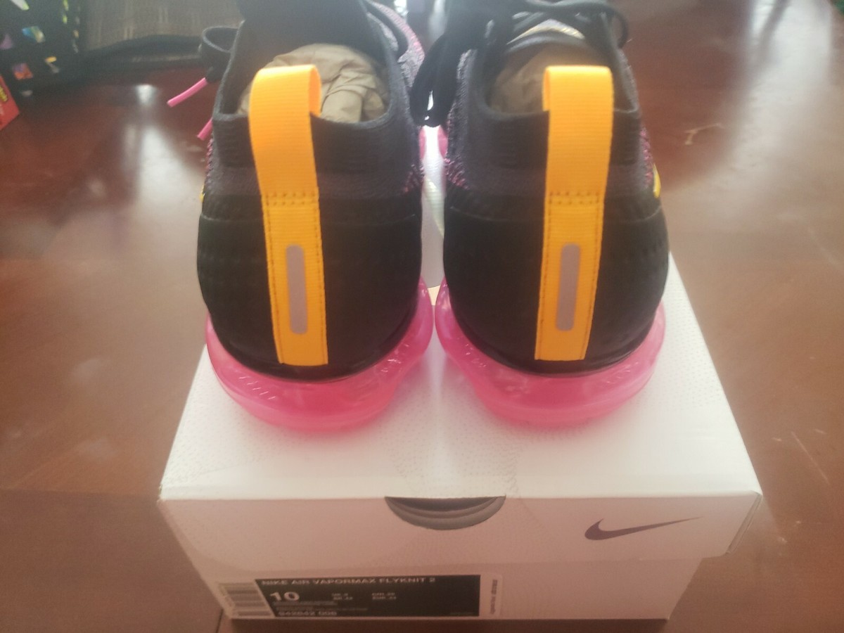 Size 10 - Nike Air VaporMax Flyknit 2 Pink Blast for sale  display picture 1