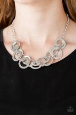 NEW WITH TAGS PAPARAZZI  TREASURE TEASE SILVER NECKLACE ROUND CIRCLE HOOPS