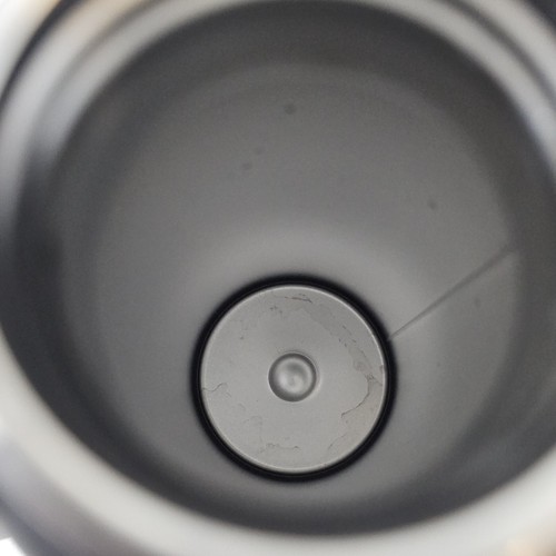 2x Hitachi Insulated Water Bottles Black & Silver Screw On Lid Pre-Owned - Picture 9 of 10