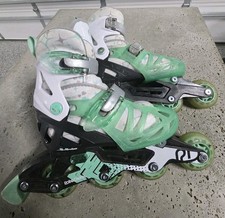 Roller Derby Roller Blades Kids Adjustable Size 12-1 Youth Girls Mint