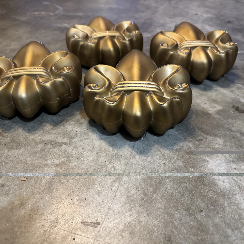 Conjunto de 4 ~ Enfeites de Natal Fleur De Lis Vintage Grande 8x7 - Imagem 4 de 4