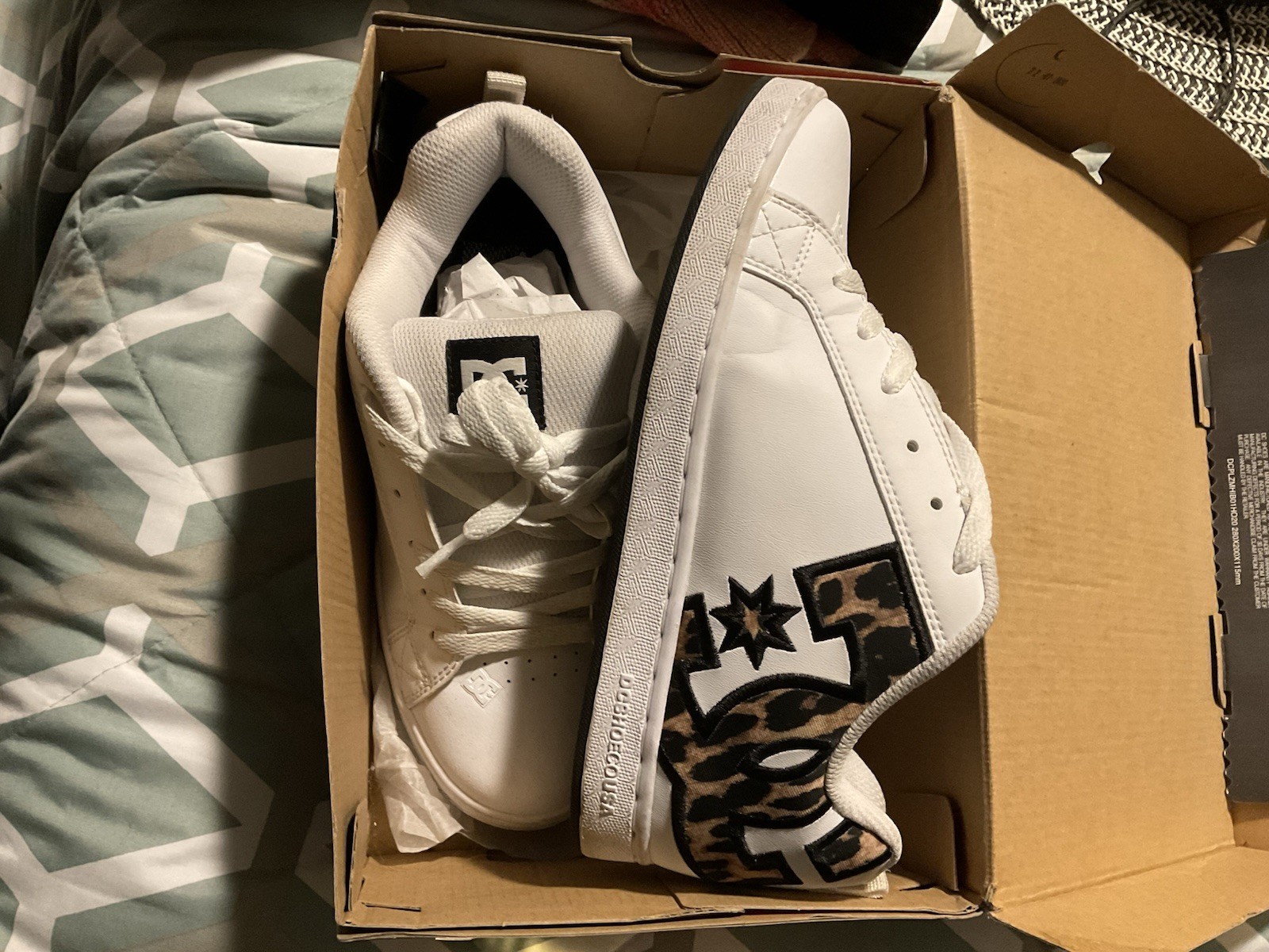 Dc Shoes Court Graffik Women’s Size 7.5 Excellent Condition image 2