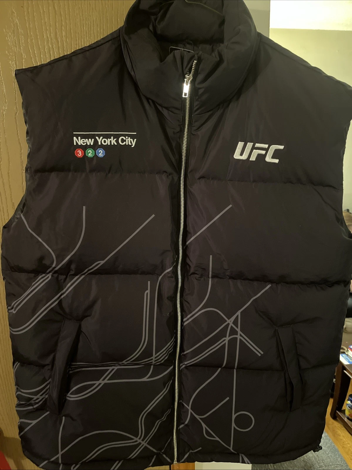 UFC 322 New York 2025 Metro Black Puffer Vest Size Large Retail $349 New Tags