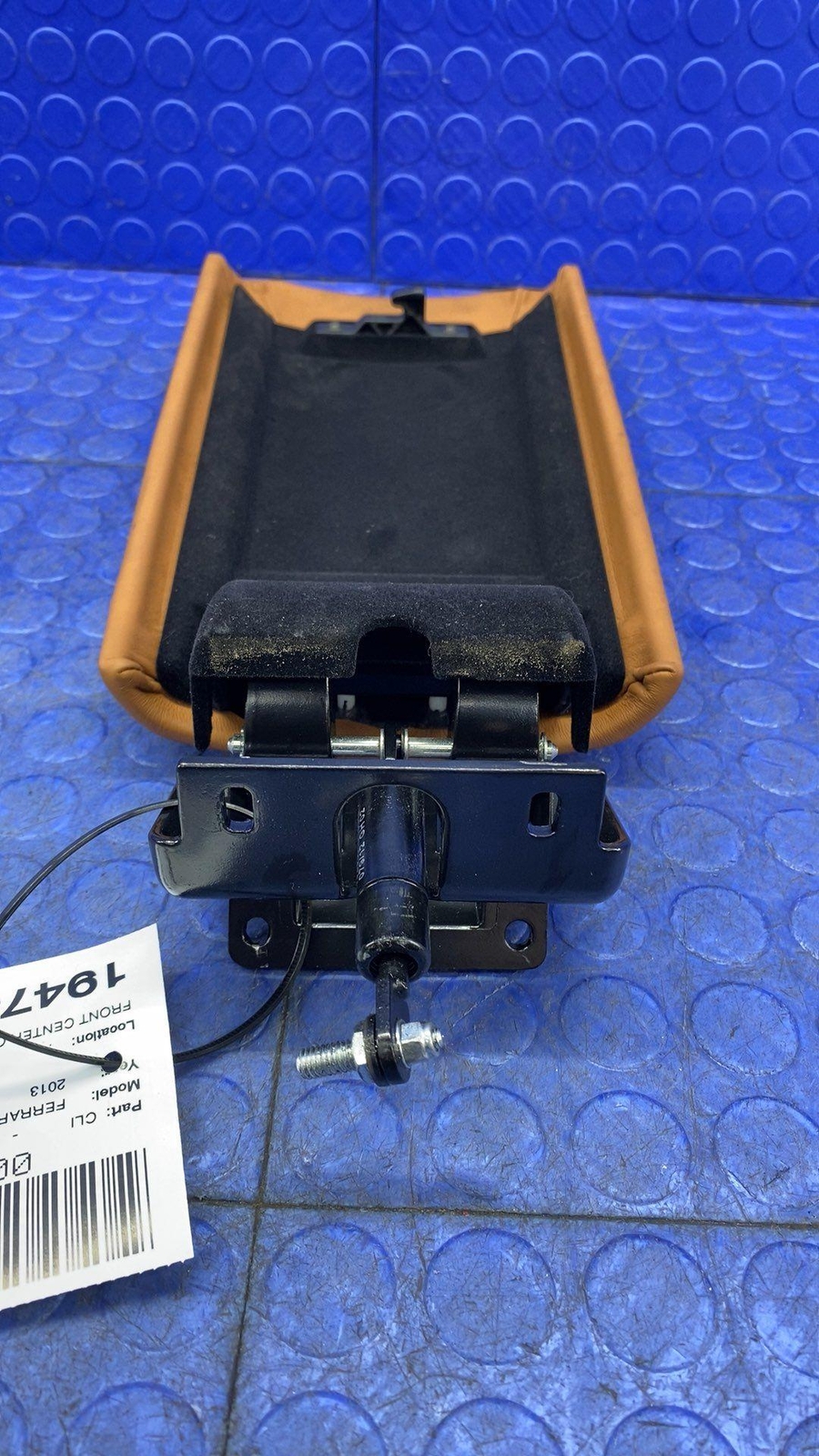 2012 2013 2014 FERRARI CALIFORNIA FRONT CENTER CONSOLE STORAGE ARM REST LID OEM