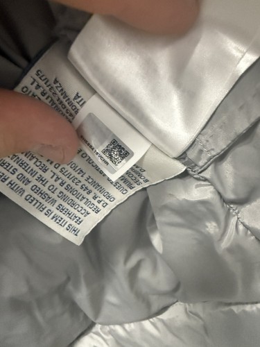 MONCLER Boys Gray Down Puffer Jacket with hood - Measurement In Photo - Picture 10 of 18