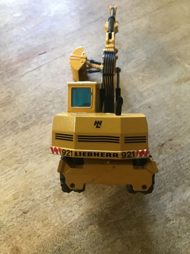 Cubo Liebherr clamshell serie b schlaggadampfta escala 50 fundido a presión Foto 3 de 4