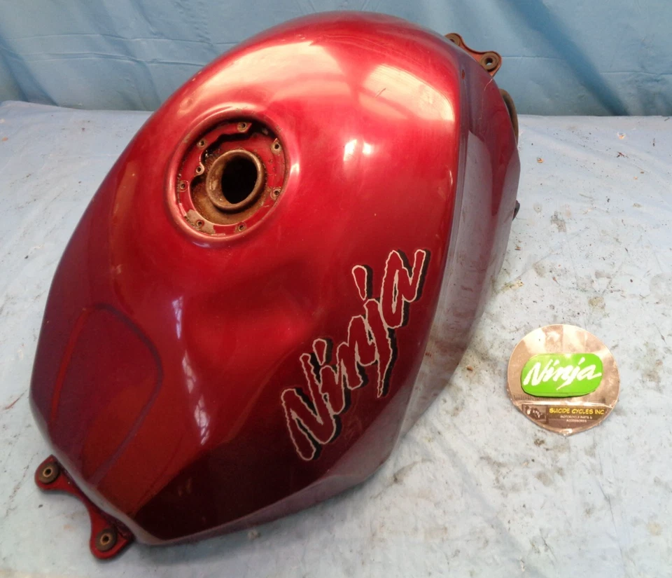 Kawasaki Ninja ZX7R 1993 Ninja abolladura tanque de combustible OEM rojo borgoña raro 95 94 93 Foto 3 de 4