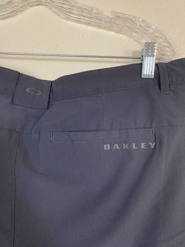 Oakley Herren Schwarz Golfshorts Größe 38 Chino Performance Neutral Outdoor 10" - Bild 13 von 16