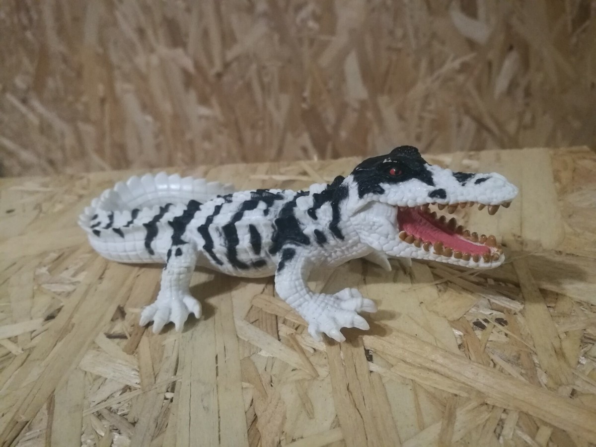 Chap Mei Pirates White Albino Alligator/Crocodile Animal Toy