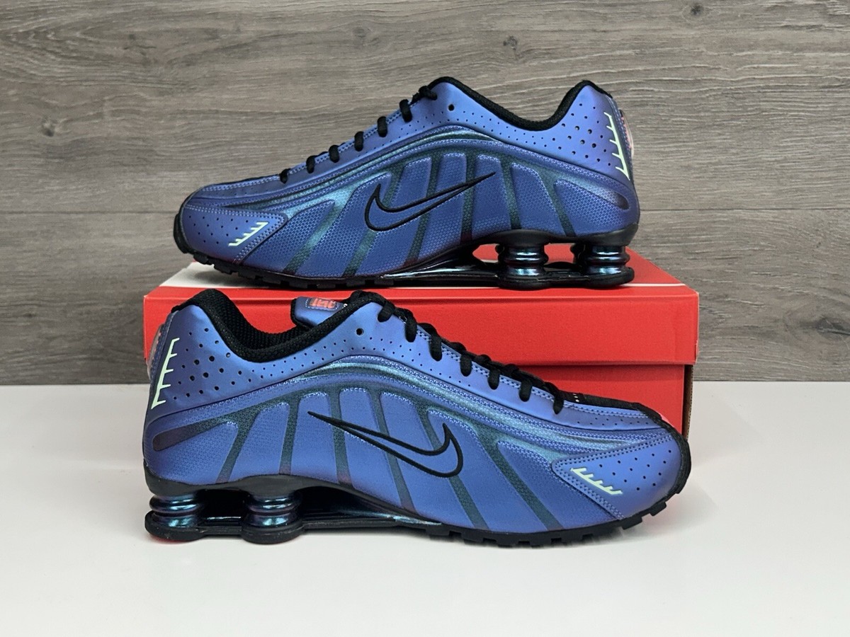 Nike Shox R4 “Iridescent” Metallic Silver Black Blue Mens (HQ3446