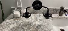 Bathroom light fixtures 