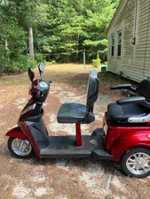 EZ Wheels EW66 Tandem Mobility Scooter, only used 3 times.