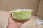 Vintage Pyrex Crazy Daisy Green Floral  Bowl 1.5 Qt 472-B 750 mL with LID