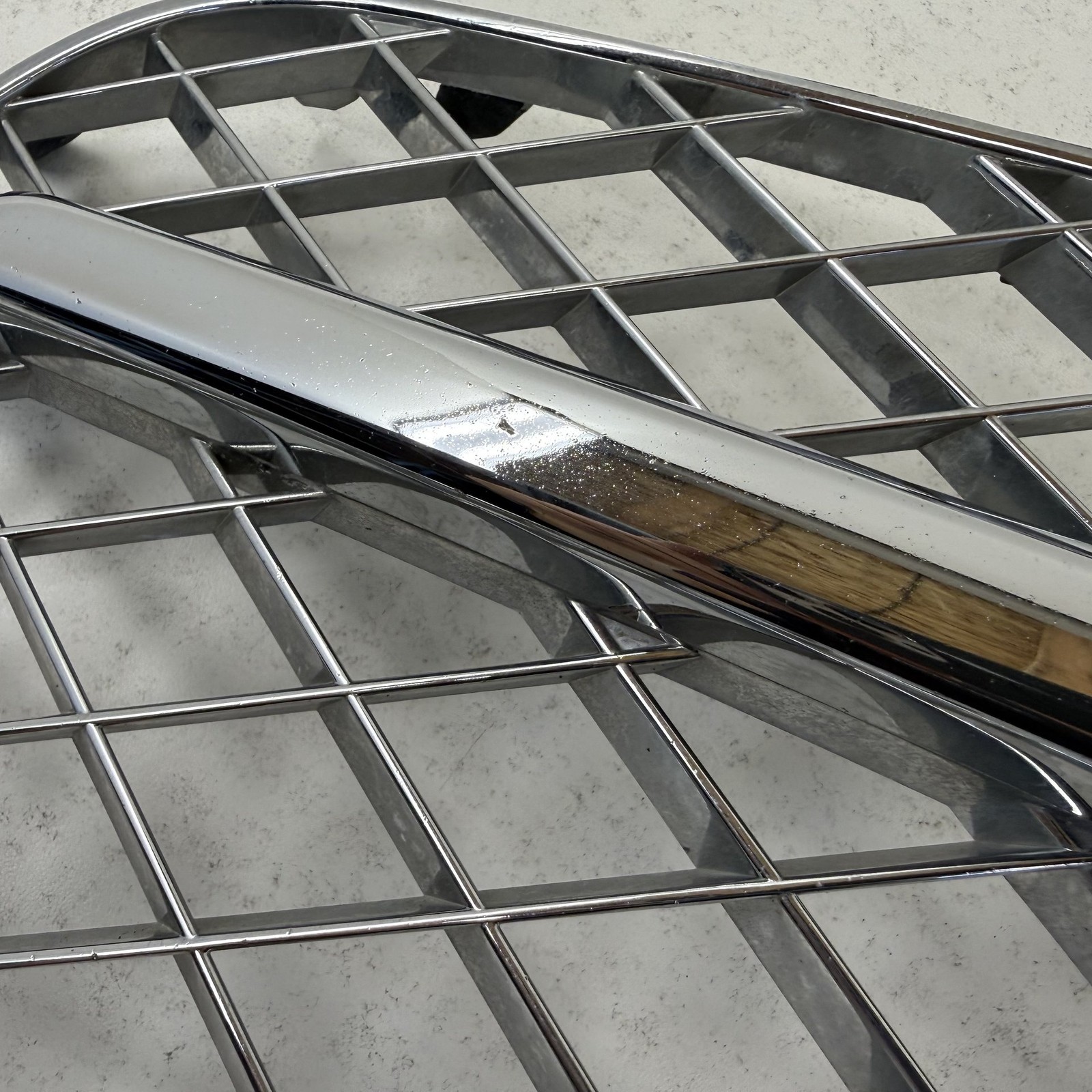 Bentley Flying Spur 2014-2018 Front Right Lower Bumper grille