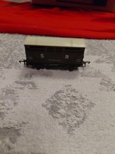Hornby R106 OO Gauge Southern Railway (SR) Sheep Wagon, Unboxed