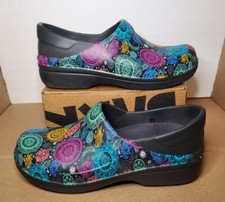 Crocs Neria Pro II multicolor Floral Graphic Slip Resistant Clogs Womens Size 11