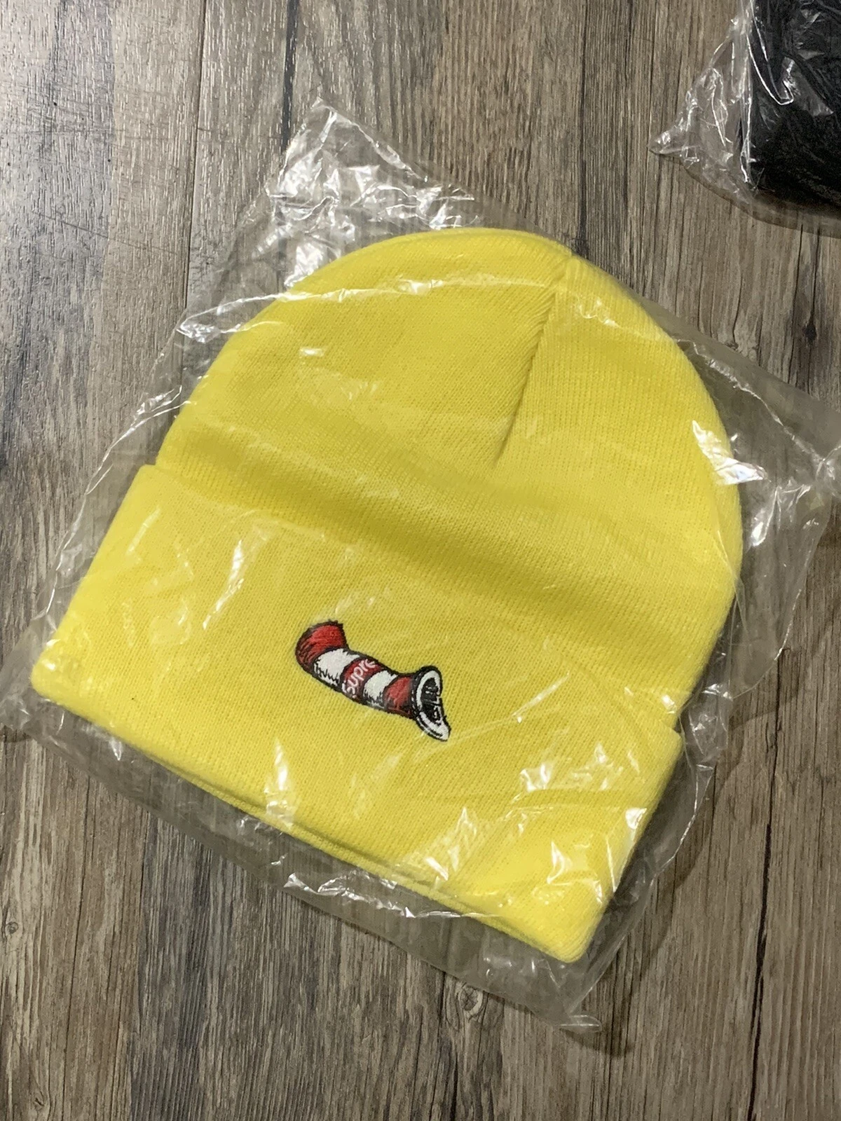 DS !! Supreme Cat In The Hat Dr. Seuss Beanie FW18 jaune vif neuf avec étiquettes