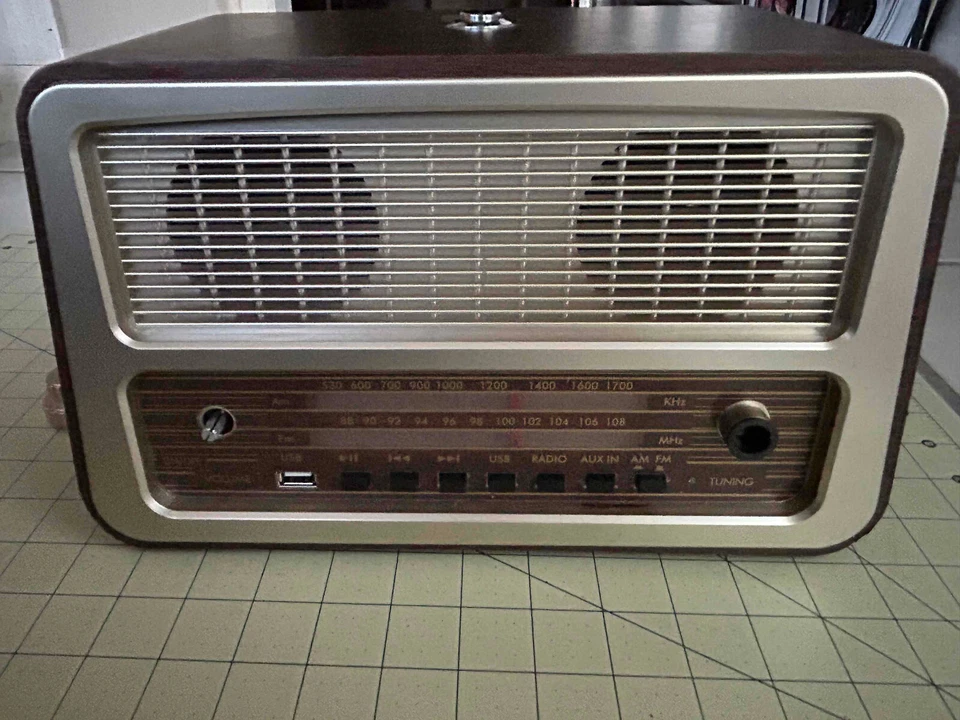 One Button Radio w. Large Analog Buttons for Memory Loss/Vision Impairment - Image 4 of 4