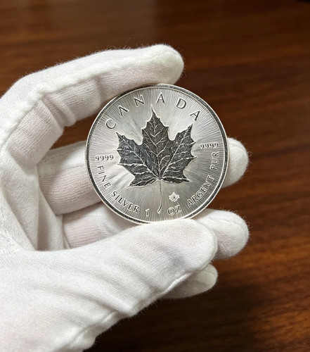 2022 1 oz Canadian Maple Leaf C0-IN (BU) (.9999) Commemorative 2️⃣0️⃣2️⃣2️⃣🍁🍁