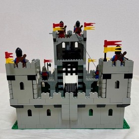 LEGO 6080 King's Castle Lion Knights 1984 Vintage without Box  USED