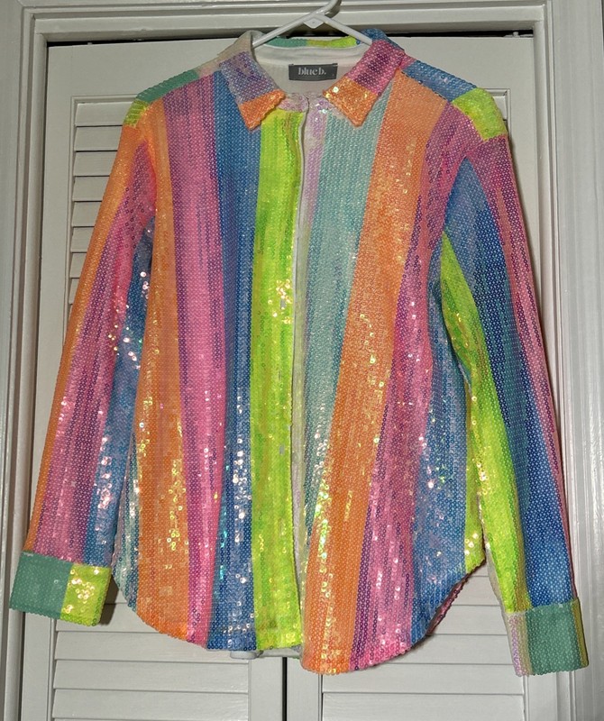 Boutique BlueB Button Down Shirt Size Small, Fits Like A Medium
