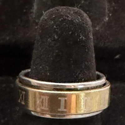 Silver-Tone Roman Numeral spinning ring