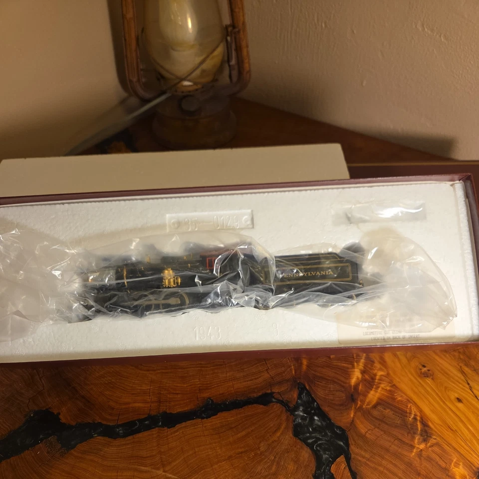 Mantua HO Scale 4-4-2 Steam Locomotive #460 “Lindbergh Special” – Pennsylvania - Image 4 of 4