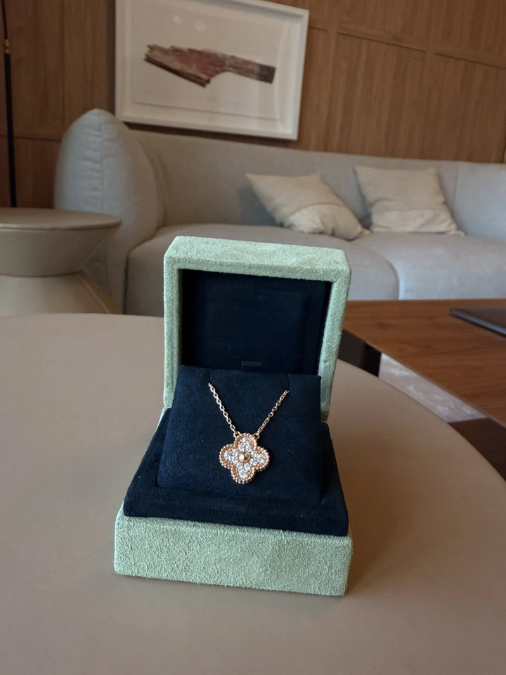 梵克雅宝 VCA 复古阿罕布拉玫瑰金钻石吊坠 带证书 — 第 3/4 张图片