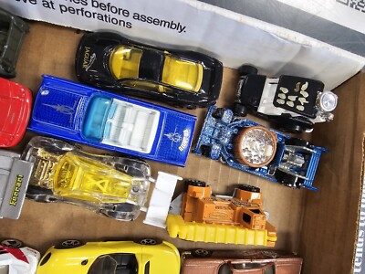 Hot Wheels Collection Lot Vintage 36 Cars Molded 48 Car