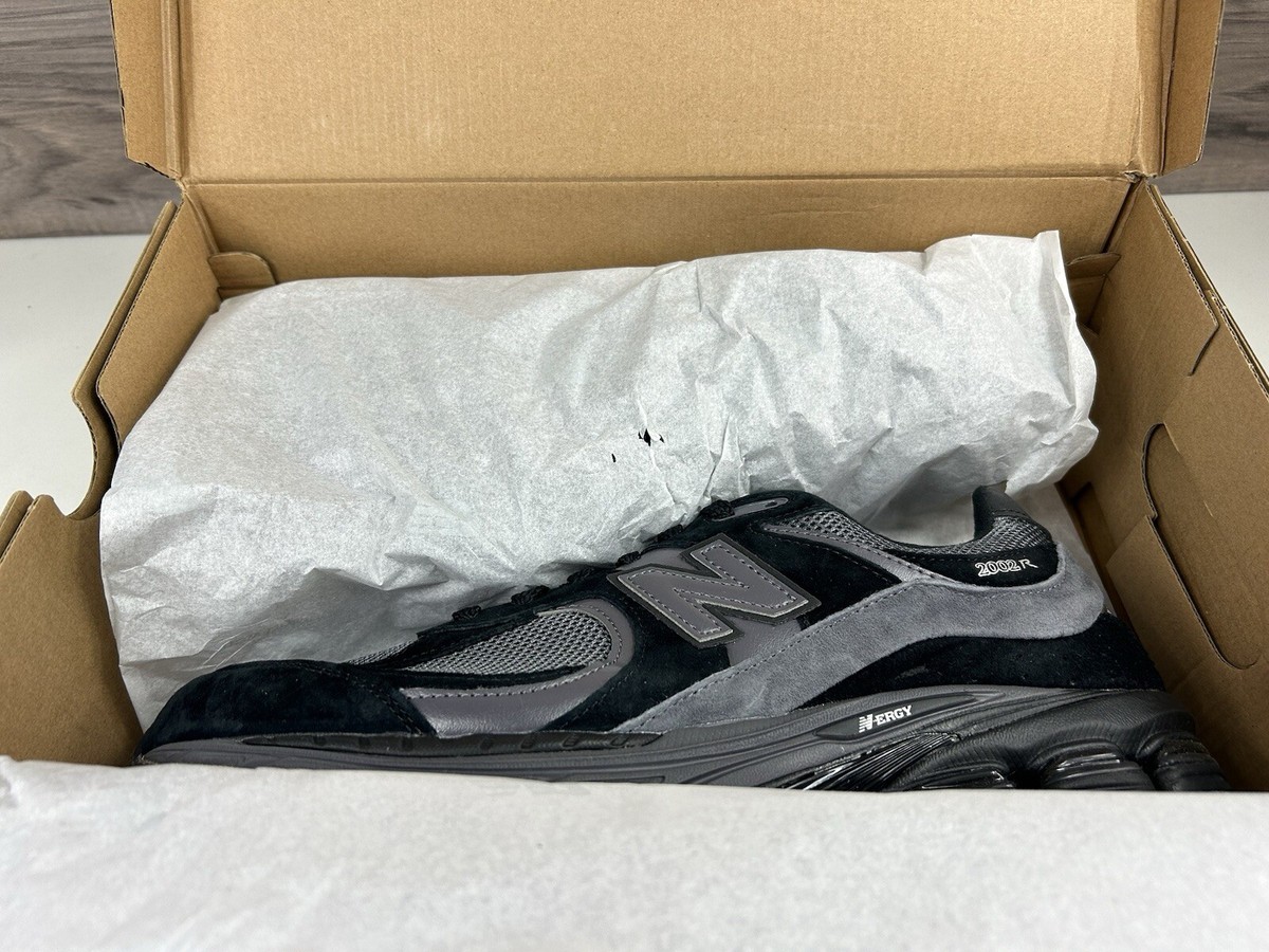 NEW BALANCE Men's 2002R Black Magnet Gray 'Protection Pack